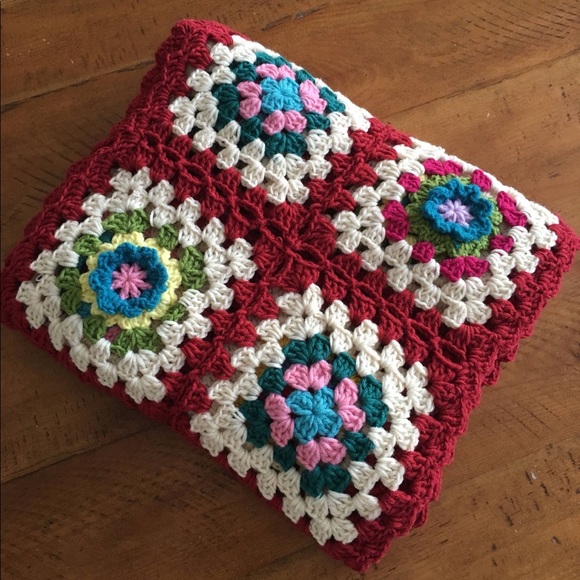 Brand New - Vintage Style Handmade 3D floral long Afghan Crochet Throw - Picture 6 of 6